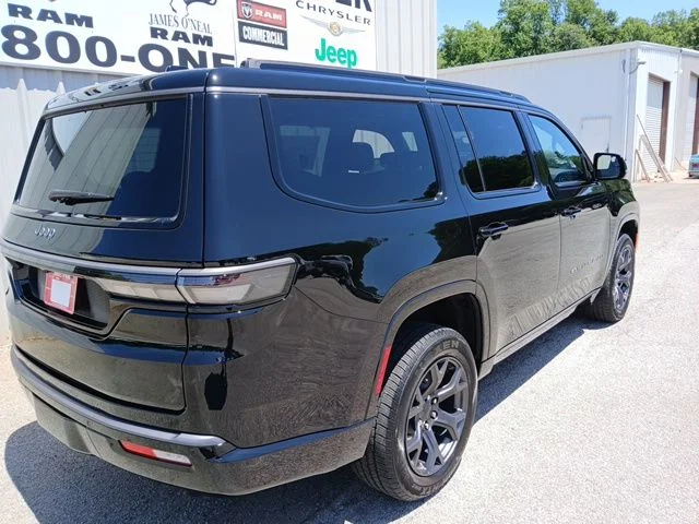 New 2026 High Gloss Black Exterior Paint Jeep Limited Altitude image 3