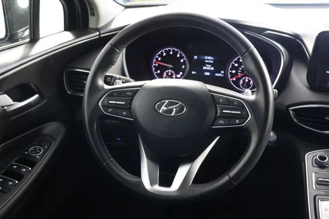 Used 2023 Black Hyundai SEL image 10