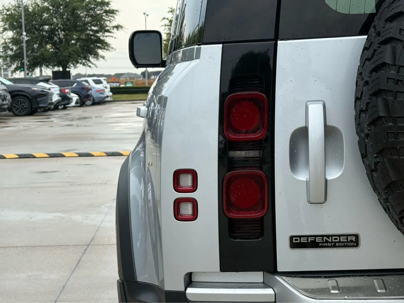 Used 2020  Land Rover First Edition image 11