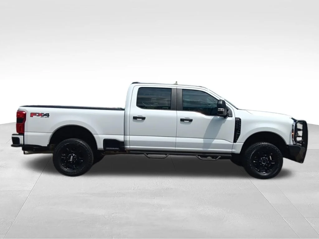 Used 2024 Oxford White Ford XL image 7