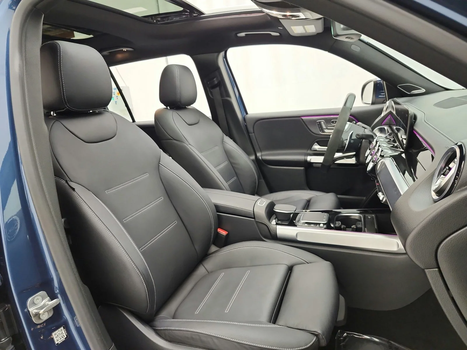 Used 2023 Denim Blue Metallic Mercedes-Benz AMG® GLB 35 4MATIC SUV image 20
