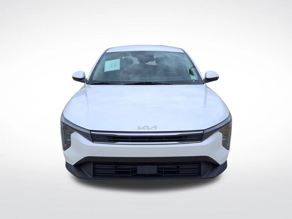 Used 2025 White Kia LXS image 2