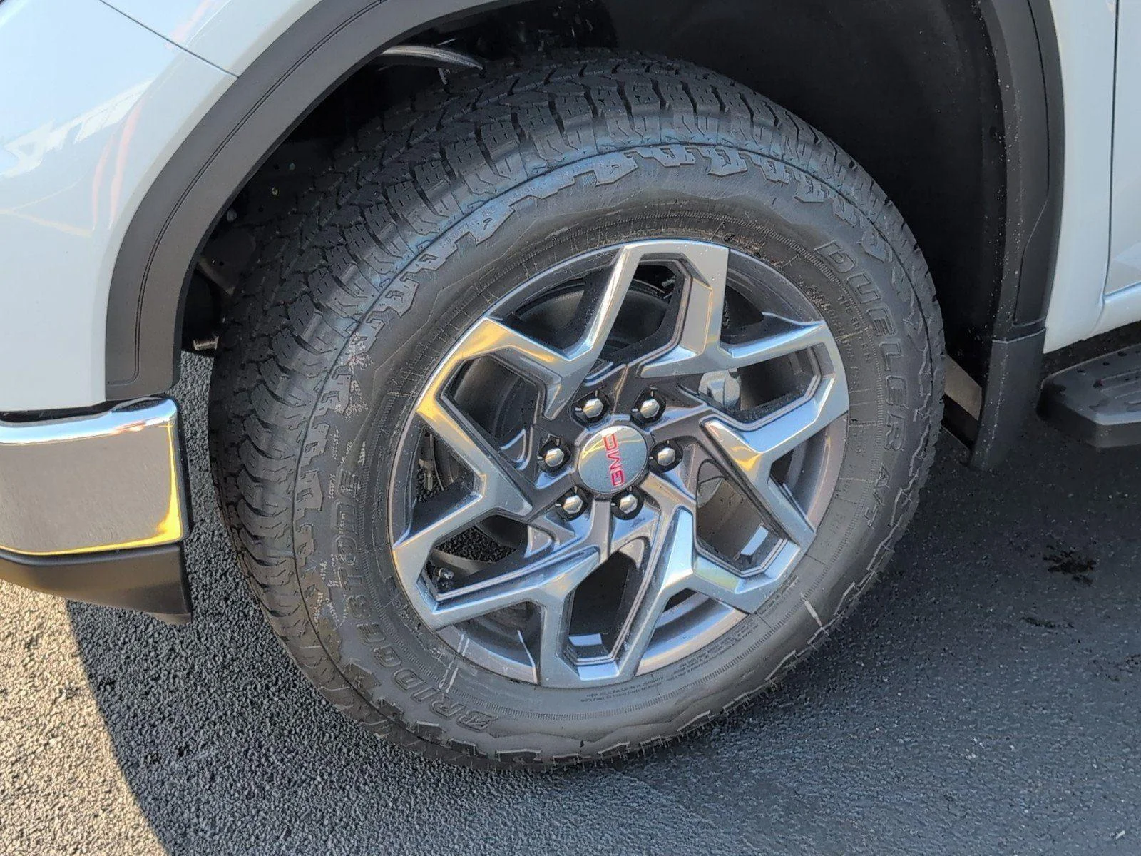New 2026 Glacier White Tricoat GMC SLT image 10