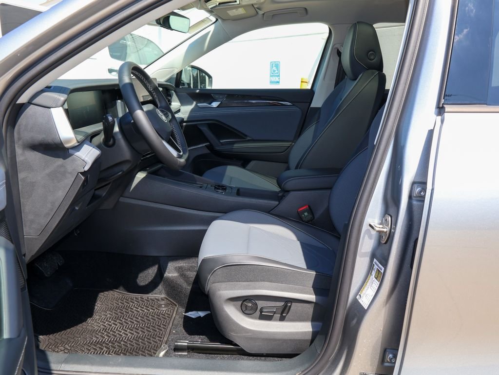 New 2026 Silver Volkswagen 2.0T SE image 10