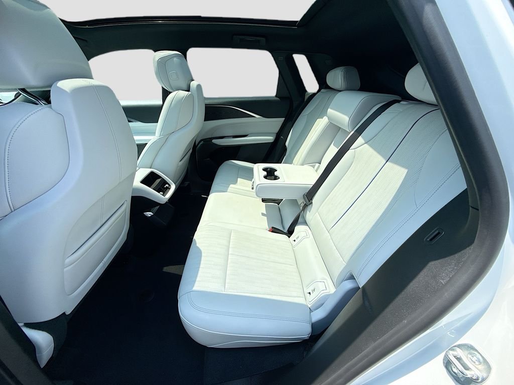 Used 2024 Crystal White Tricoat Cadillac Luxury image 25