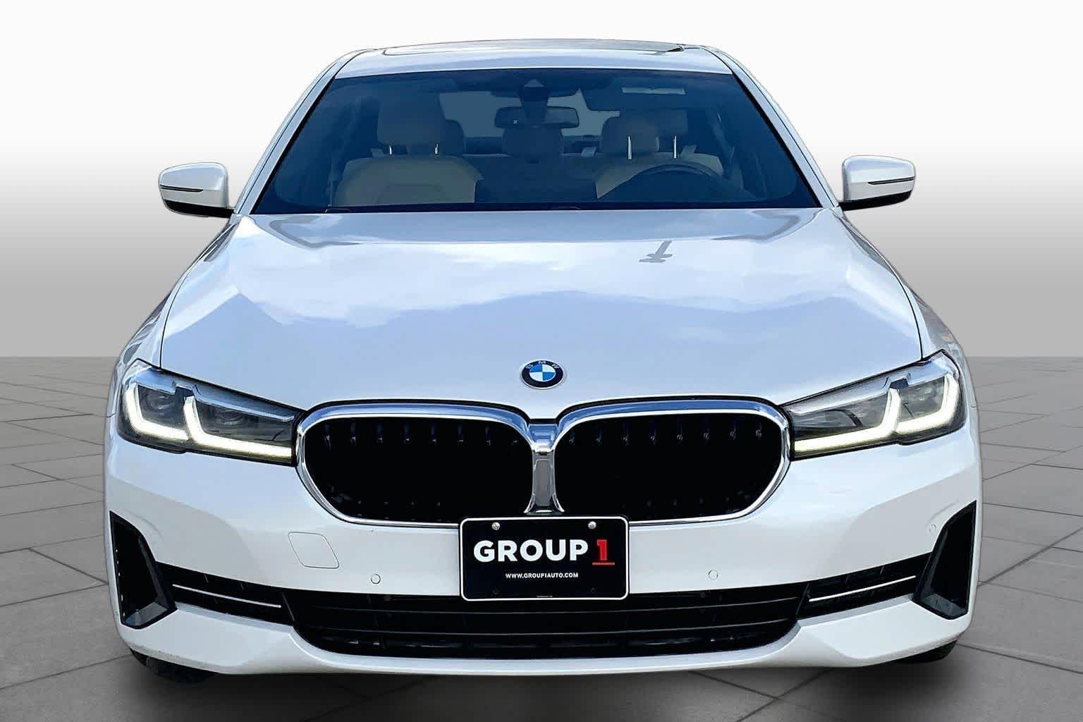 Used 2022 Alpine White BMW 530i xDrive image 4