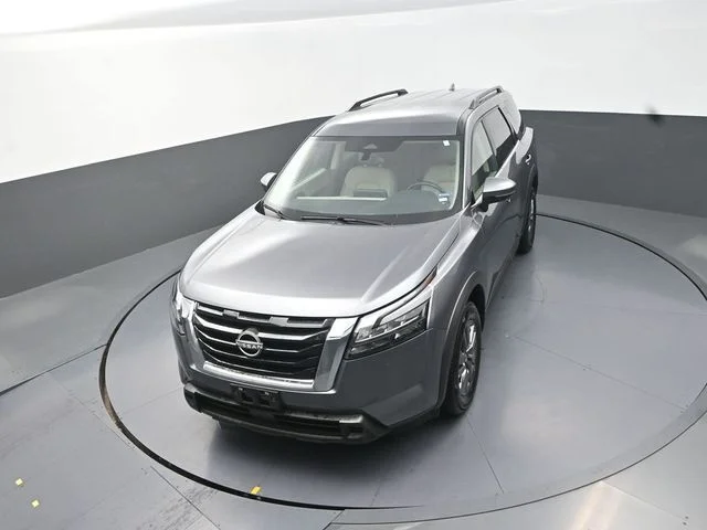Used 2024 Gray Nissan SV image 26