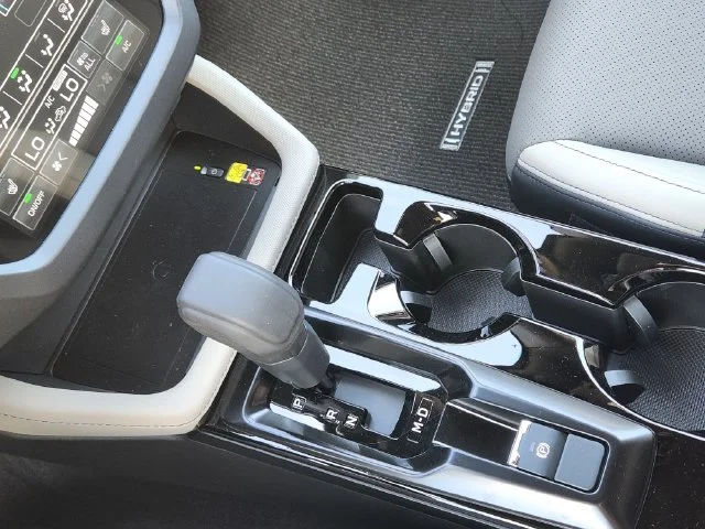 New 2026 CRYSTAL WHITE PEARL Subaru Limited Hybrid image 17