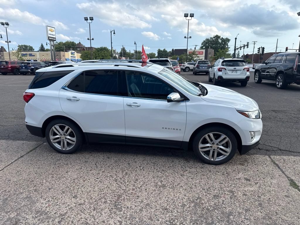 Used 2018 SUMMIT WHITE Chevrolet Premier image 9