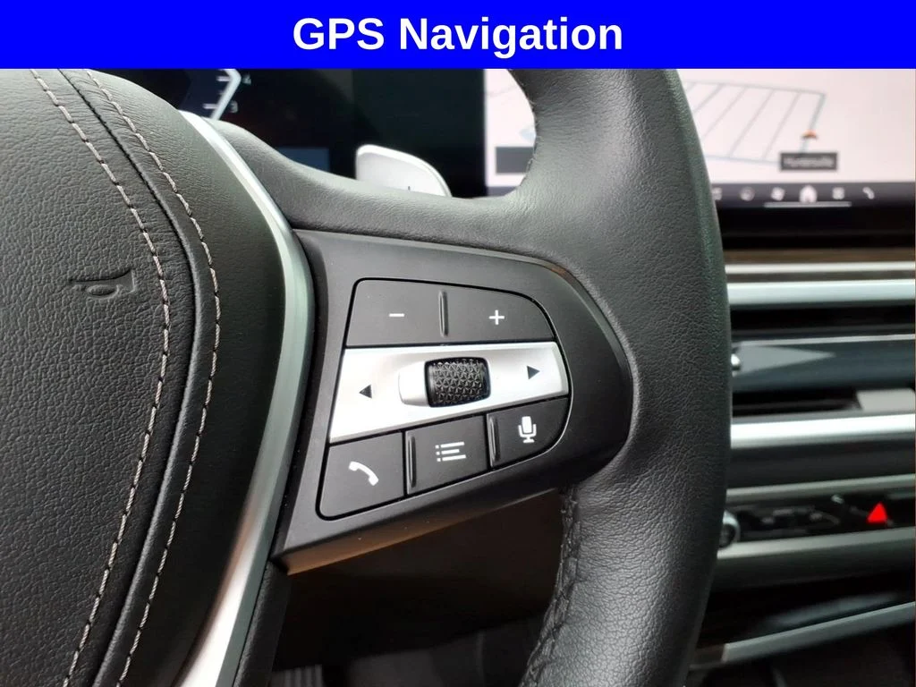 Used 2025 White BMW xDrive40i image 14