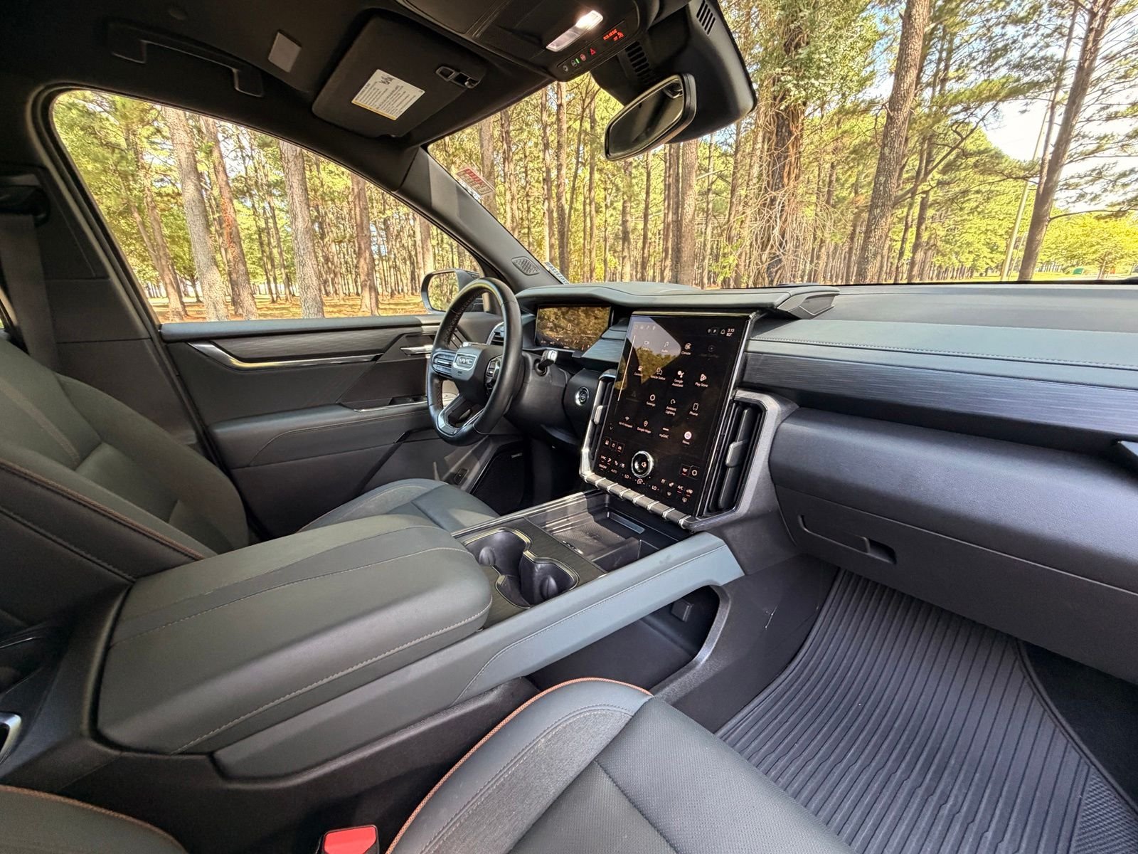 Used 2024 Ebony Twilight Metallic GMC AT4 image 18