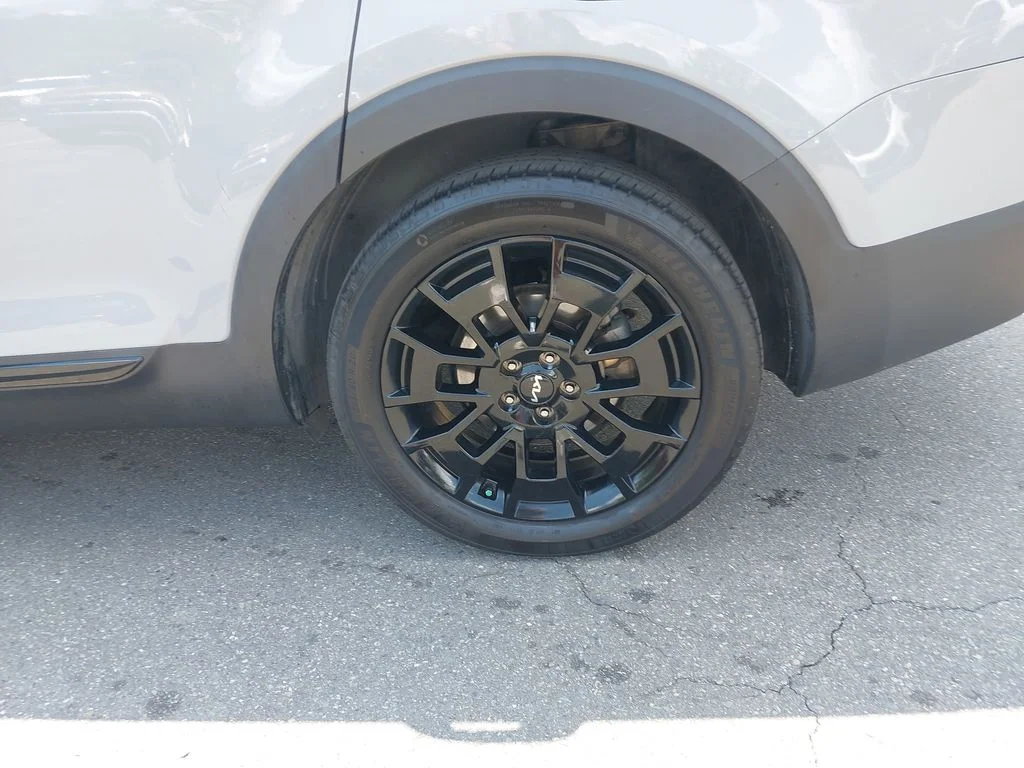 Used 2022 Gray Kia SX image 32