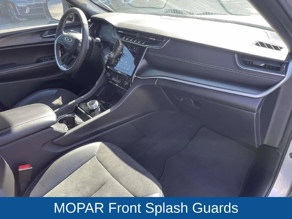 Used 2024 Silver Jeep Altitude X image 12