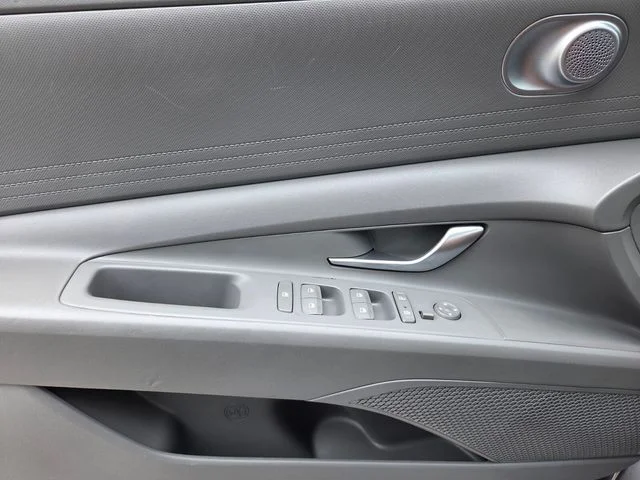 Used 2023 Silver Hyundai SEL image 39
