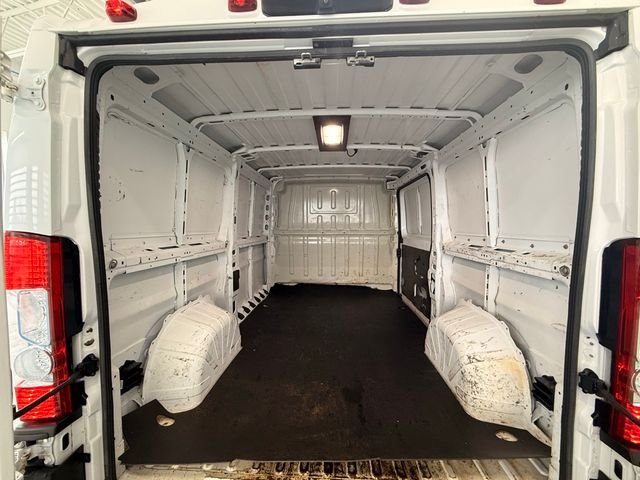 Used 2022 White Ram Base image 13
