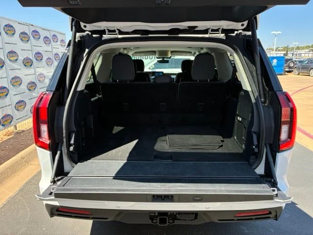 Certified Used 2025 Oxford White Ford Active image 6