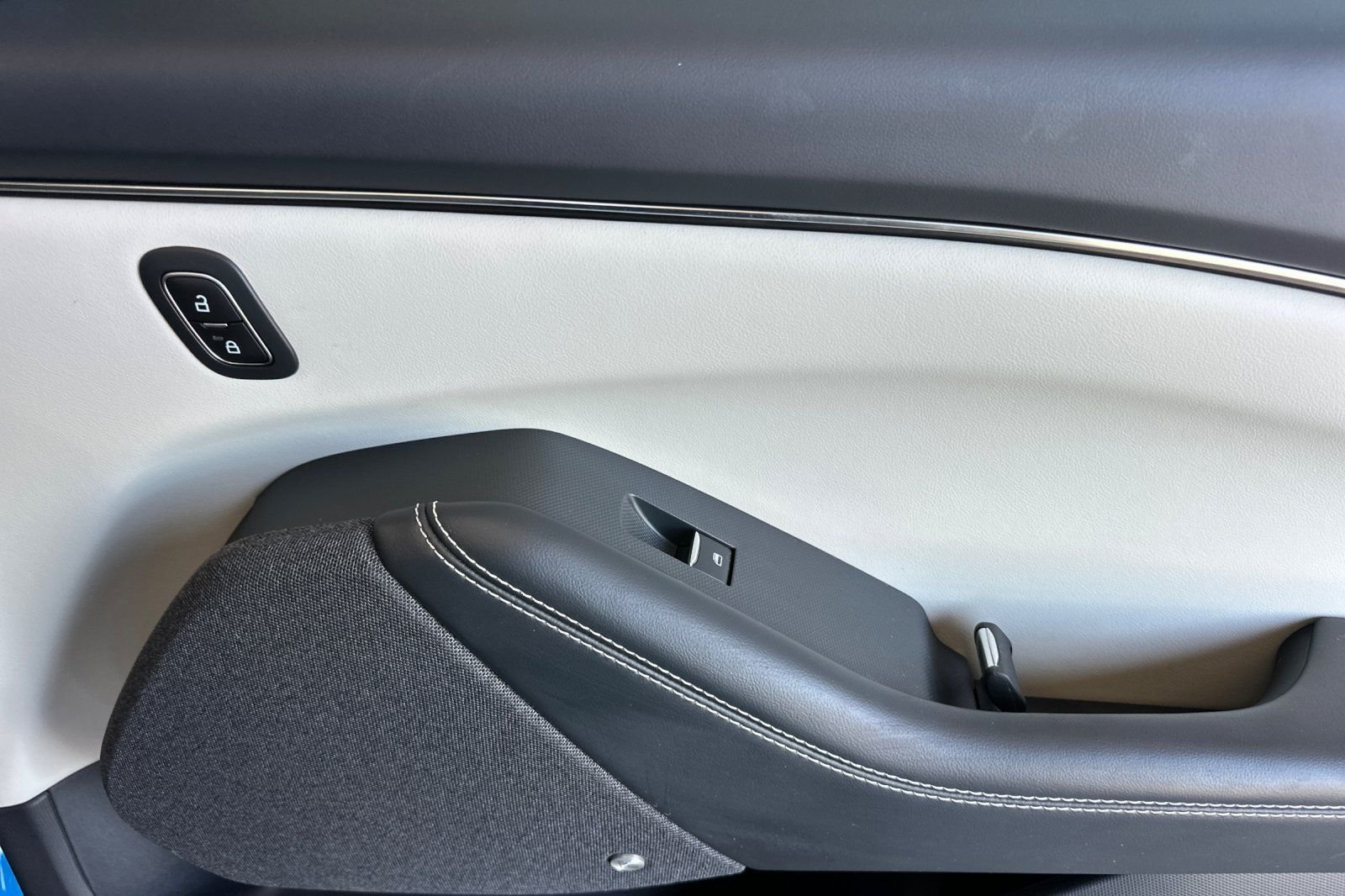 Used 2023 Blue Ford Premium image 18
