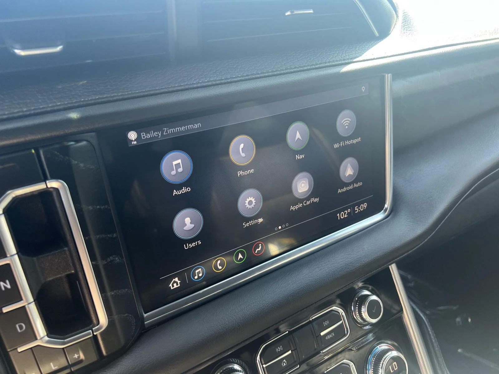 2021 GMC Yukon XL Denali - Photo 21