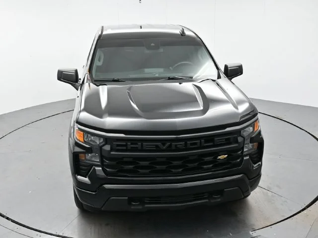 Used 2023 BLACK Chevrolet Custom image 32