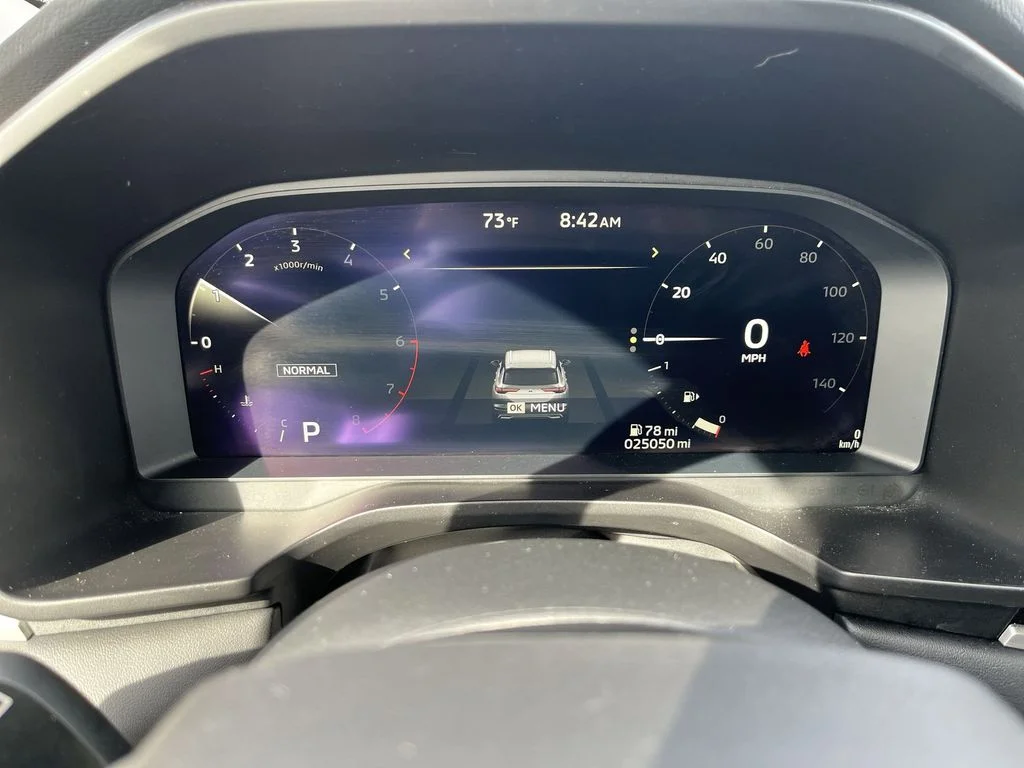 Used 2025 Silver Mitsubishi SEL image 15