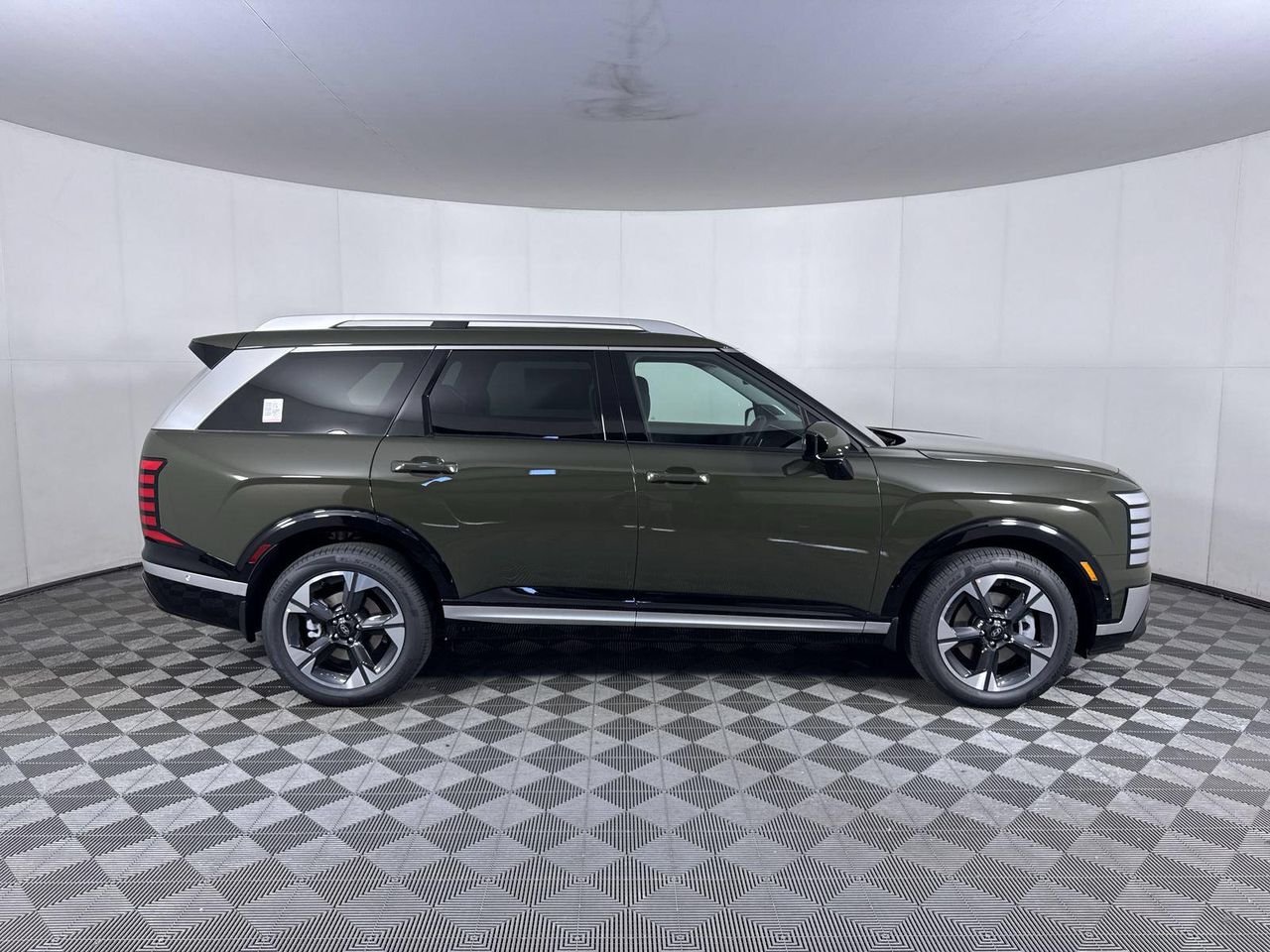 New 2026 Titan Charcoal Pearl Hyundai Limited image 4