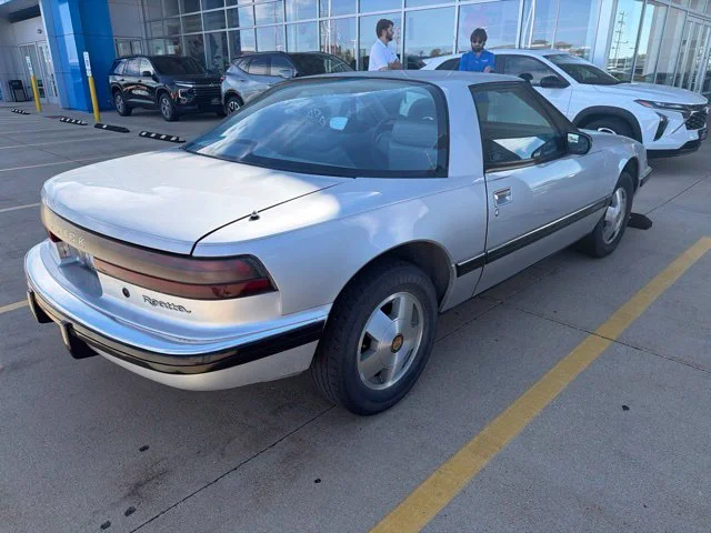 Used 1990  Buick Base image 5