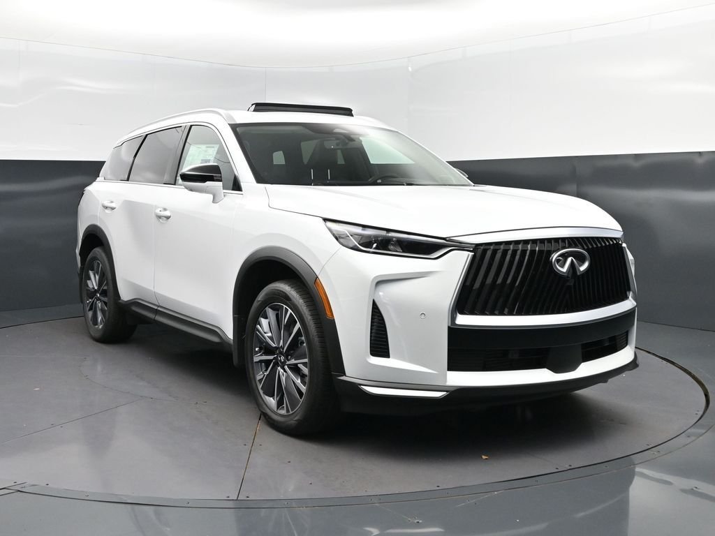 New 2027 RADIANT WHITE INFINITI Luxe FWD image 9