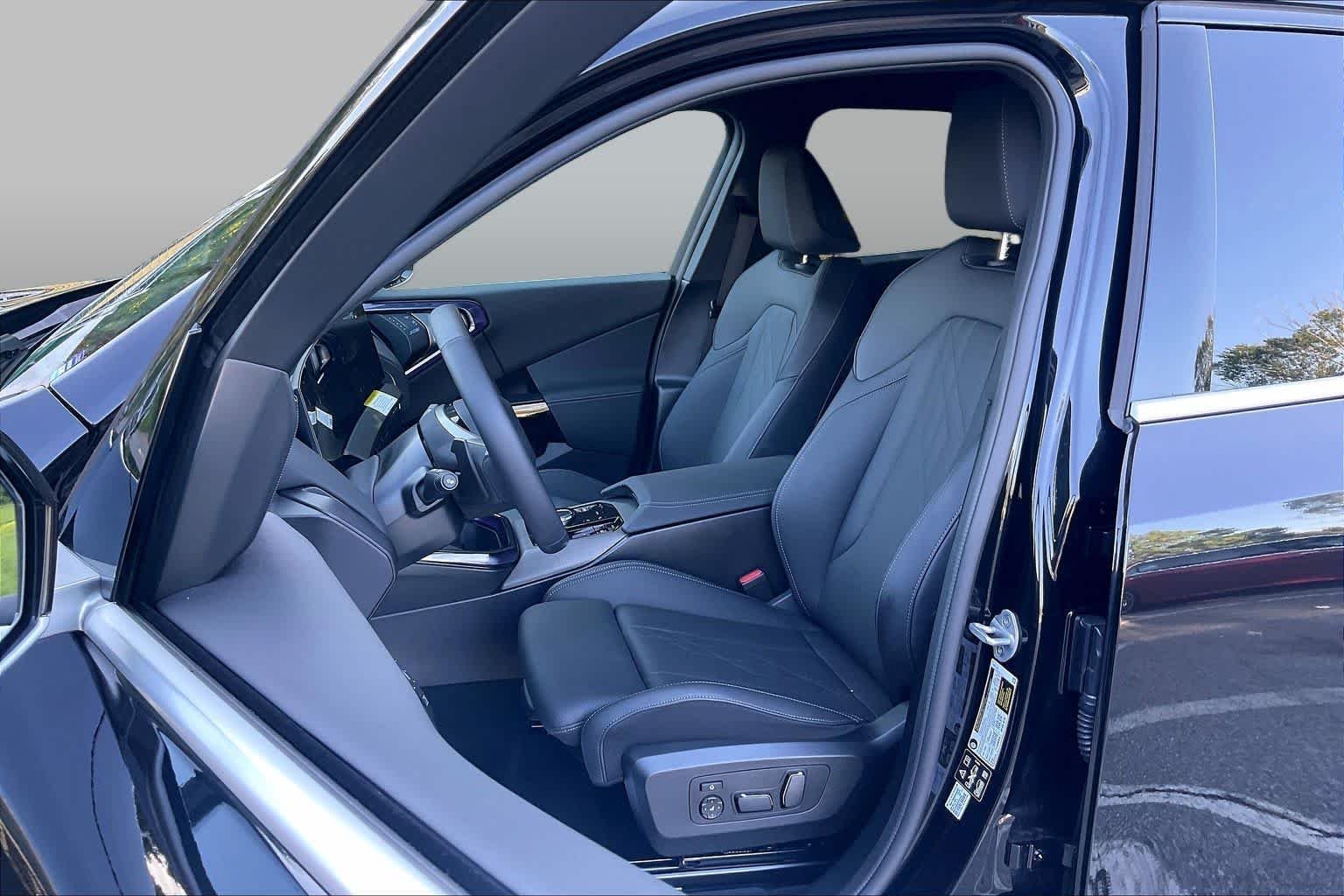 New 2026 Black Sapphire Metallic BMW 30 xDrive image 9