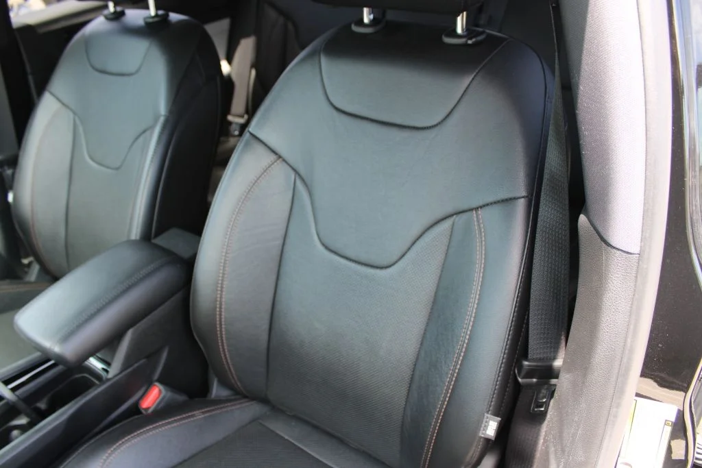Used 2023 Black Jeep Limited image 18