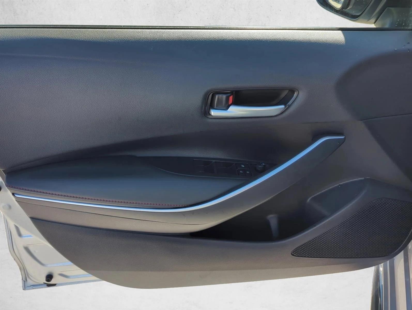 Used 2024 Classic Silver Metallic Toyota SE image 10