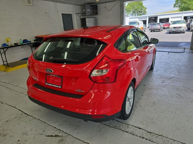 Used 2014 Red Ford SE image 5