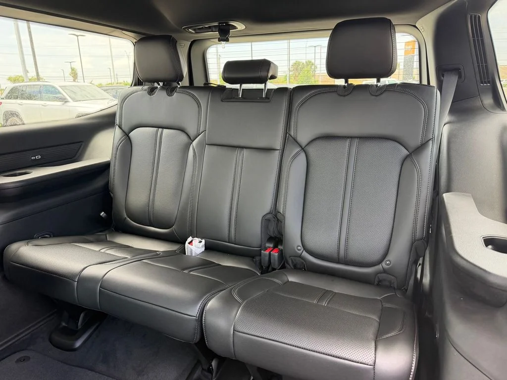 New 2026 Fathom Blue Pearlcoat Jeep  image 9