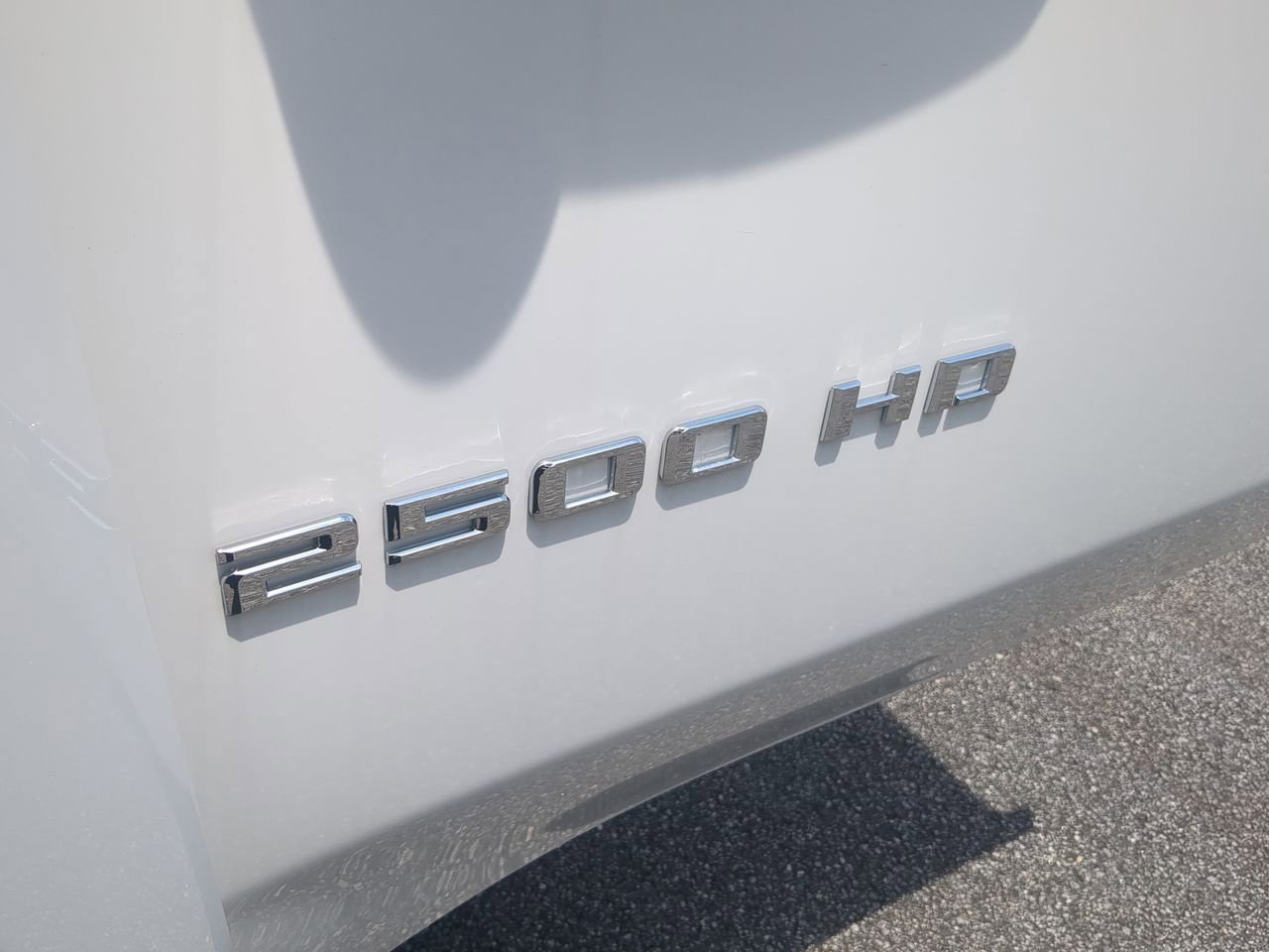 New 2026 Summit White Chevrolet WT image 30