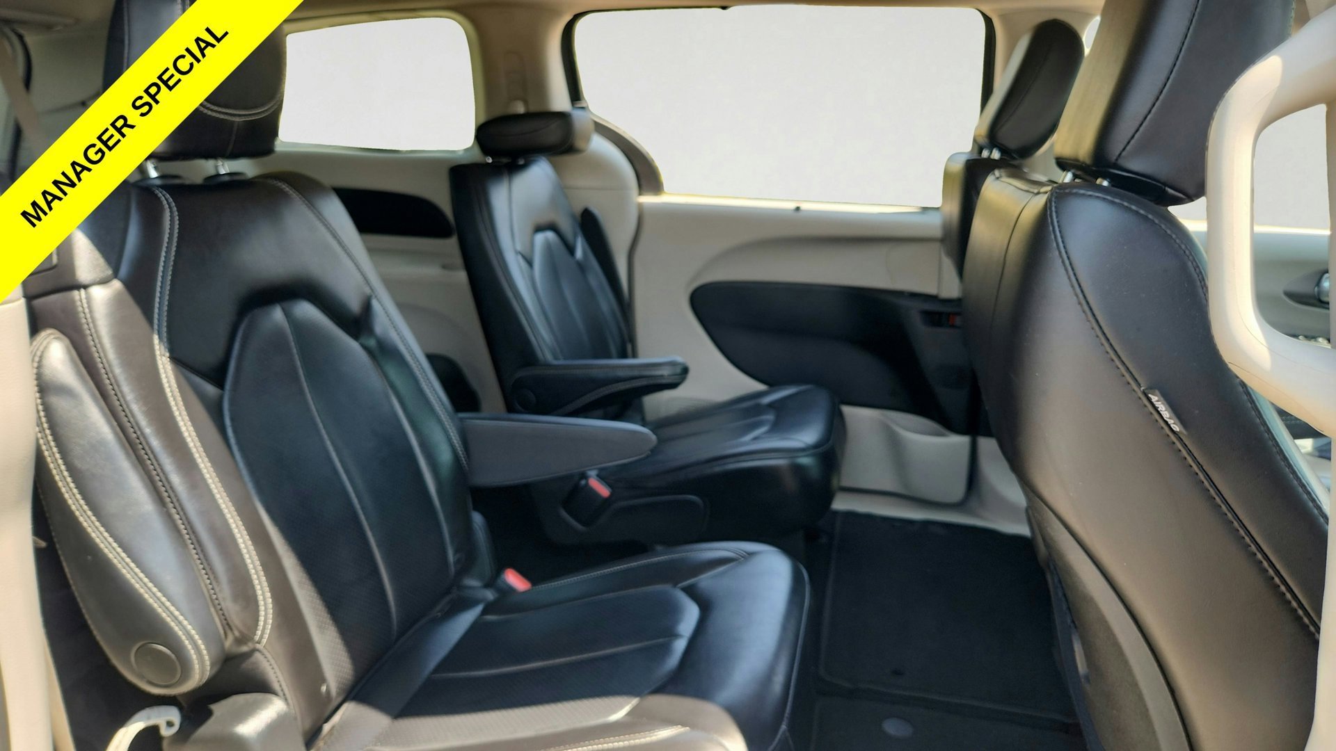 Used 2023 Gray Chrysler Touring L image 25