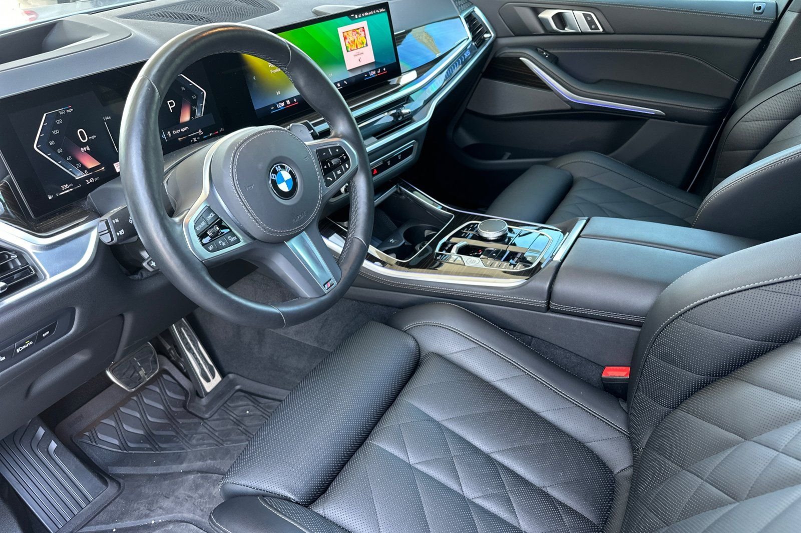 Used 2025 Gray BMW xDrive40i image 11