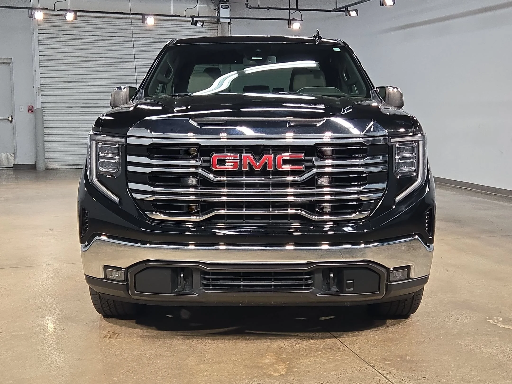 Used 2023 GMC Sierra 1500 SLT with VIN 3GTUUDE87PG288889 for sale in Little Rock