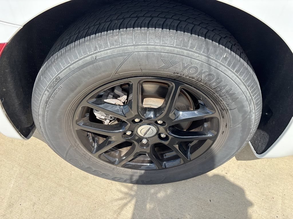 2024 Chrysler Voyager LX - Photo 10