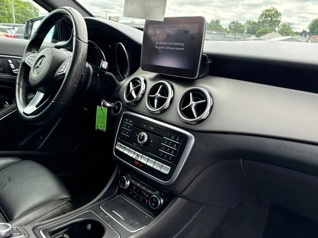 Used 2019  Mercedes-Benz GLA 250 image 38