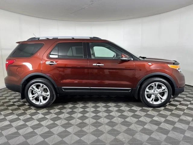Used 2015 Bronze Ford Limited image 2