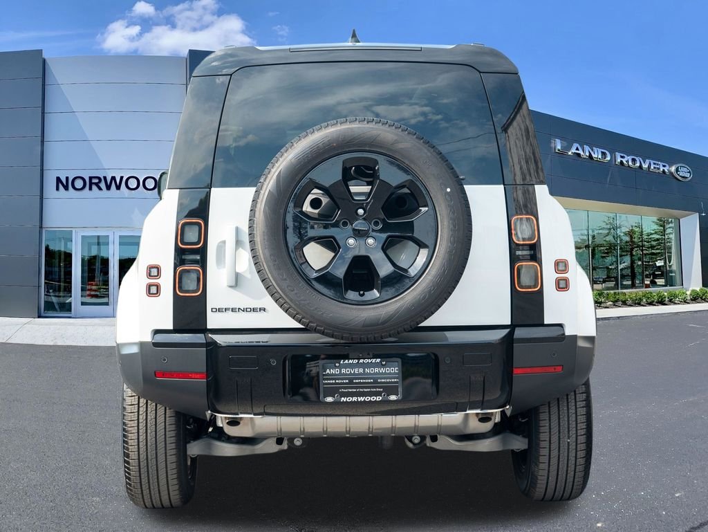 New 2026 Fuji White Land Rover S image 5