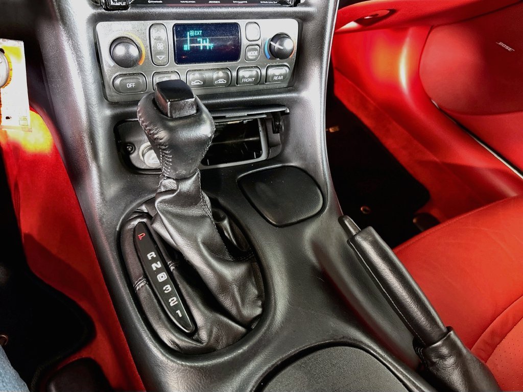 Used 2003 White Chevrolet Base image 16