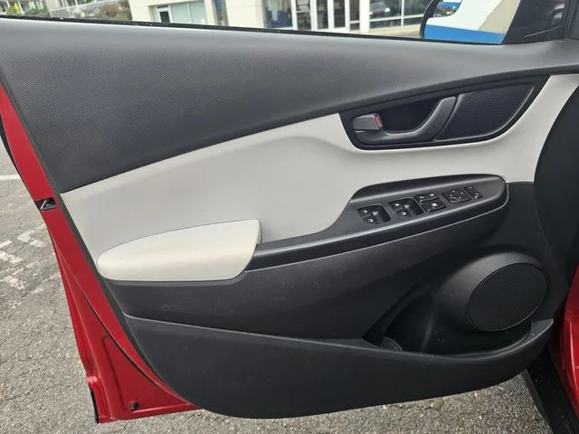 Used 2022 Pulse Red Hyundai SE image 19
