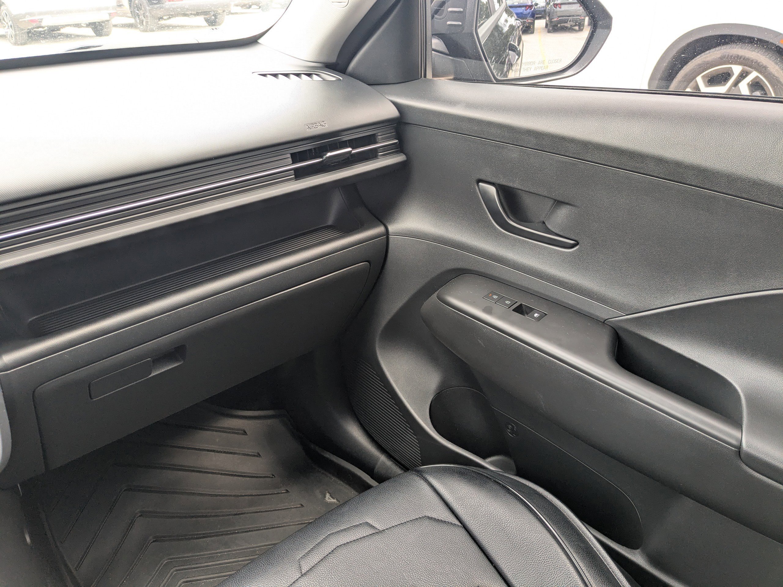 Used 2025 Abyss Black Pearl Hyundai SEL Convenience image 19