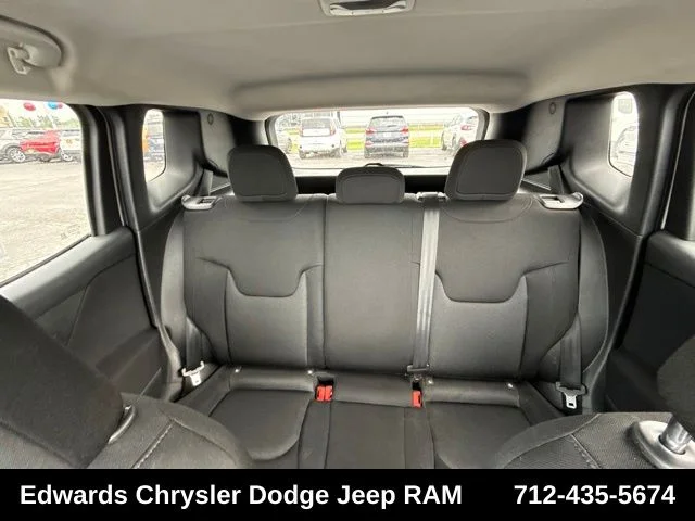 Used 2018 White Jeep Sport image 19