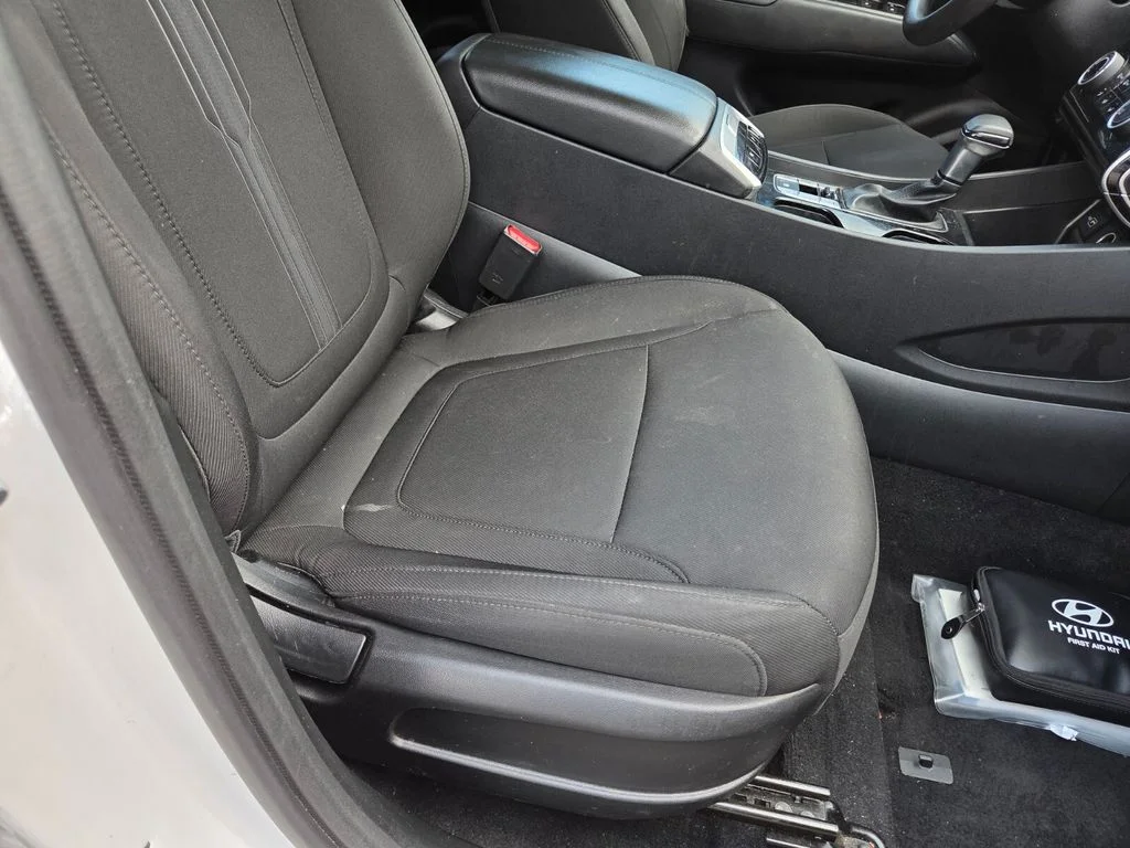 Used 2023 White Hyundai SEL image 26
