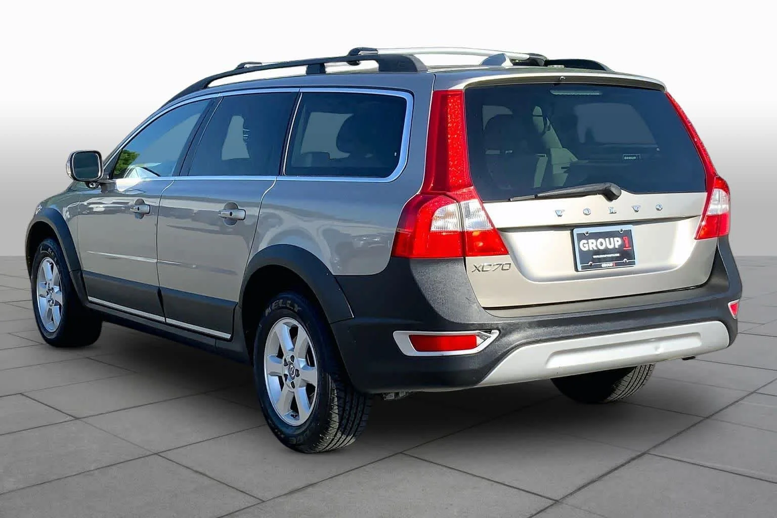 Used 2013 Twilight Bronze Metallic Volvo 3.2L image 11