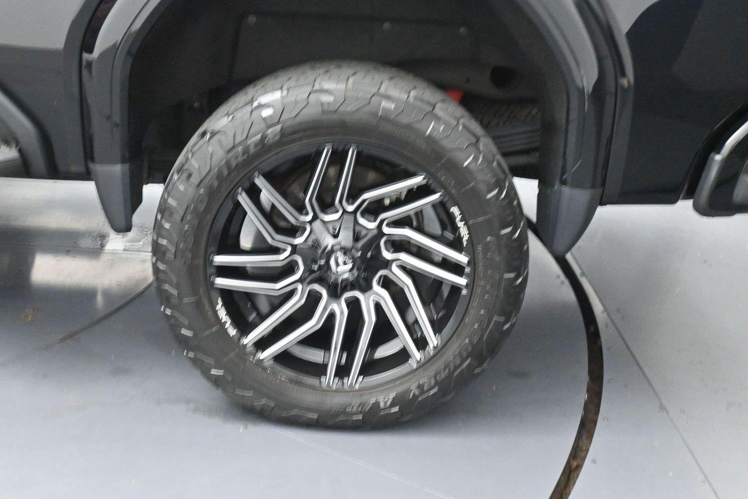 Used 2024 Onyx Black GMC Denali Ultimate image 37