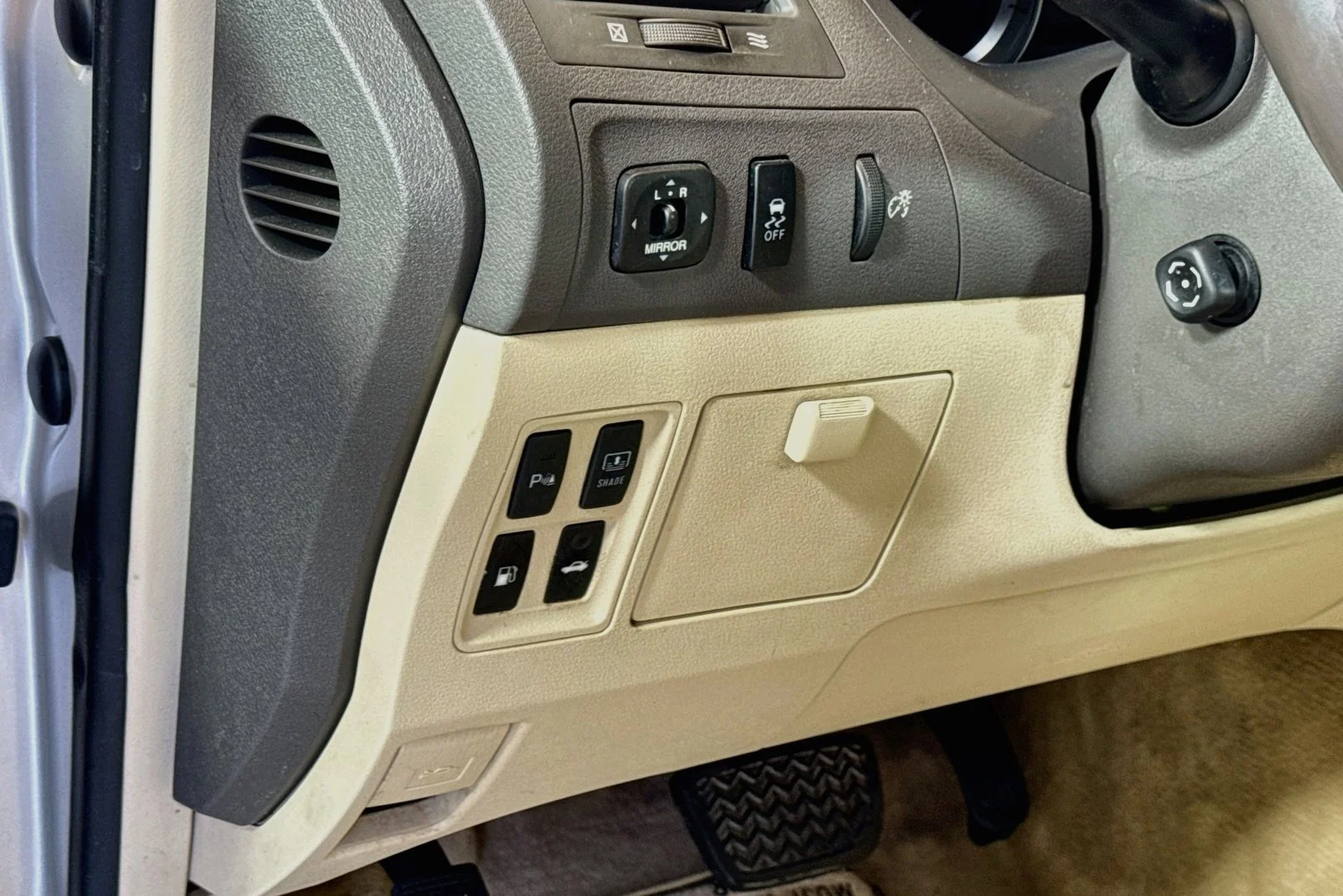 Used 2011 Satin Cashmere Metallic Lexus  image 10