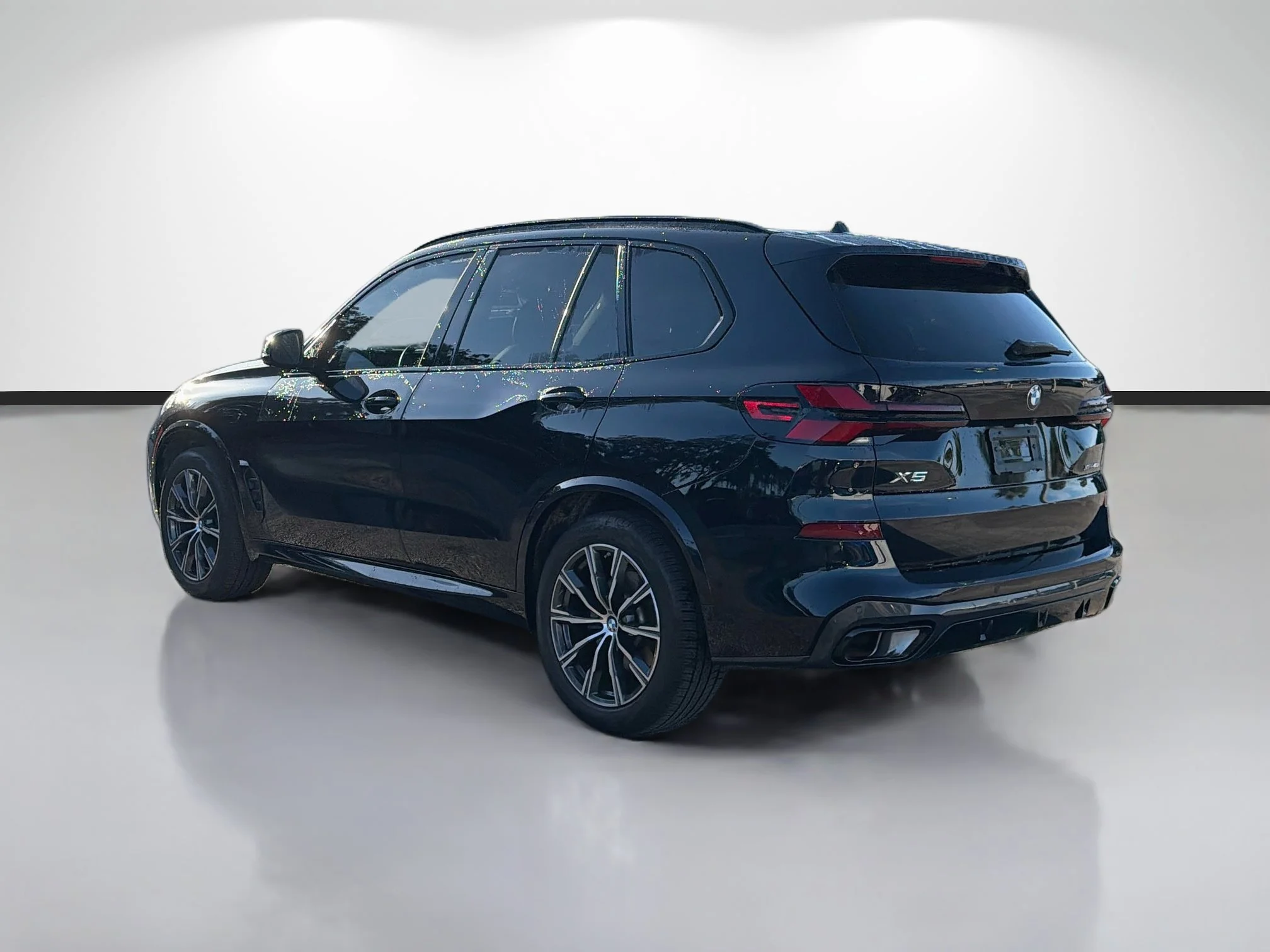 Used 2024 Carbon Black Metallic BMW xDrive40i image 5