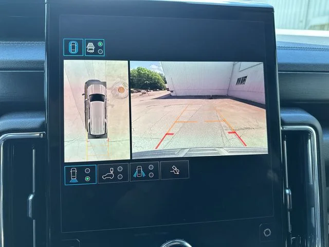 Used 2025 Silver GMC Denali image 25